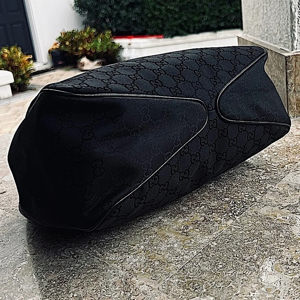 GUCCI - Limited Edition Vintage GG Shoulder Bag - Picture 8 of 12